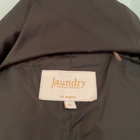 Long Back Laundry Coat/detachable hood - Picture 3 of 4